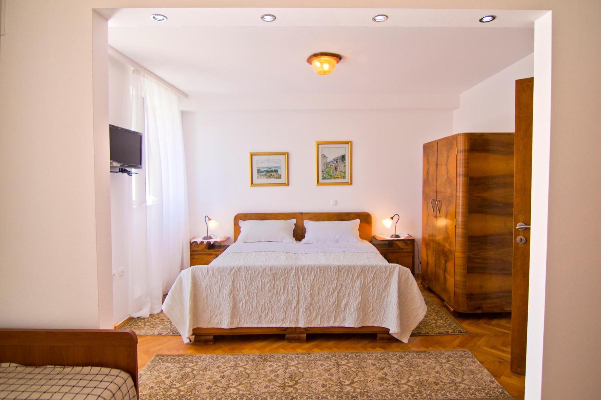 Apartments Donika Komiža Cameră foto