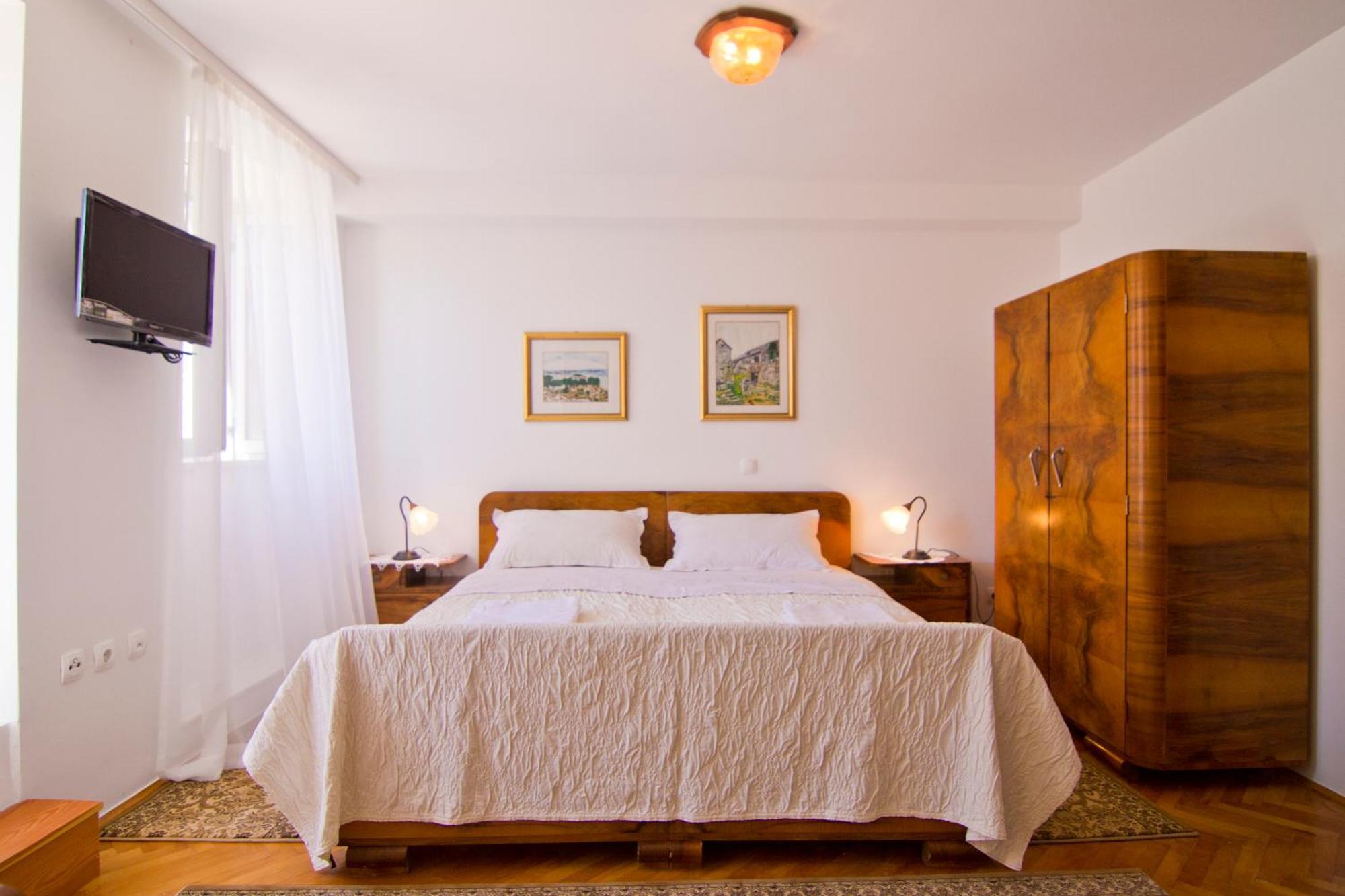 Apartments Donika Komiža Cameră foto
