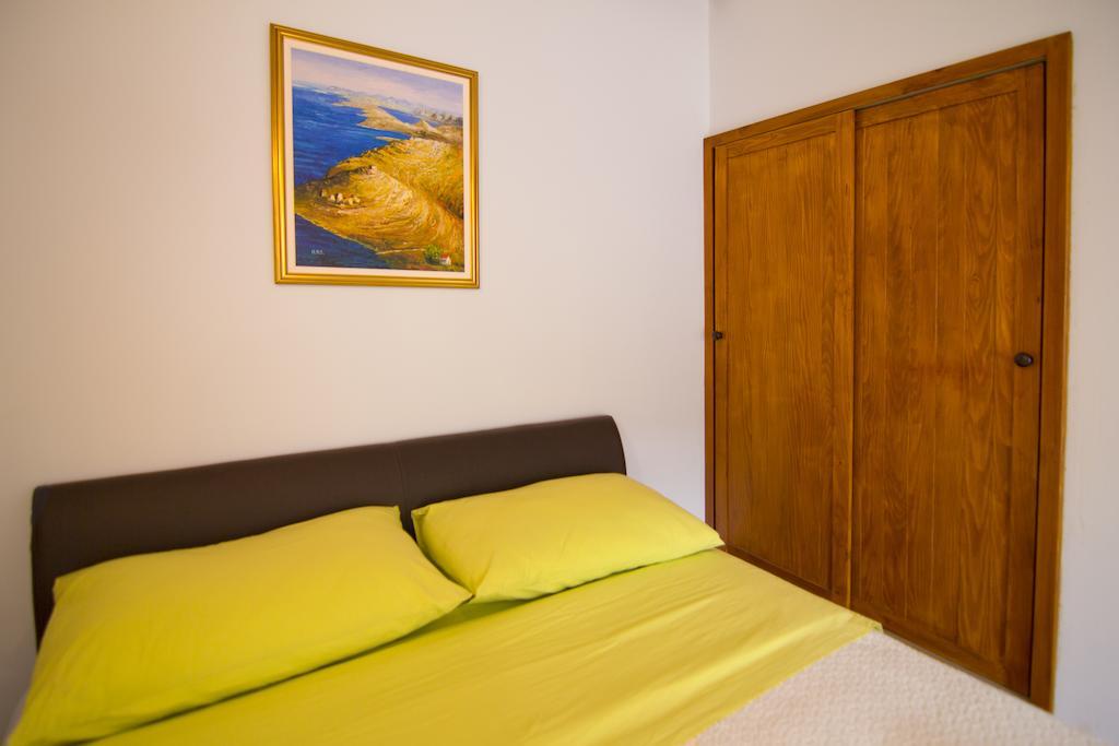 Apartments Donika Komiža Cameră foto